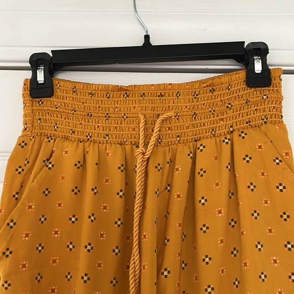 Aerie yellow Desert Nomad silky Printed pants. Sz Sm EUC bin J - Picture 4 of 7